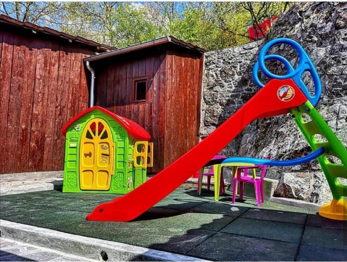 Holiday House Pasjak Sapjane Екстериор снимка